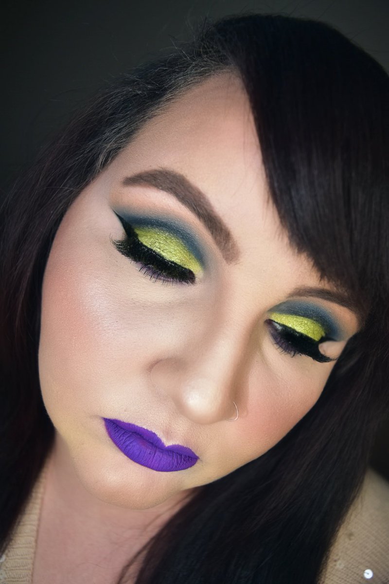 beautybycandie's tweet photo. 💚💙💜 #beauty #makeup #makeupbyme #glam #wakeupandmakeup #makeupblogger #MakeupAddict #makeupgeekeyeshadows https://t.co/onu9JkMaUx