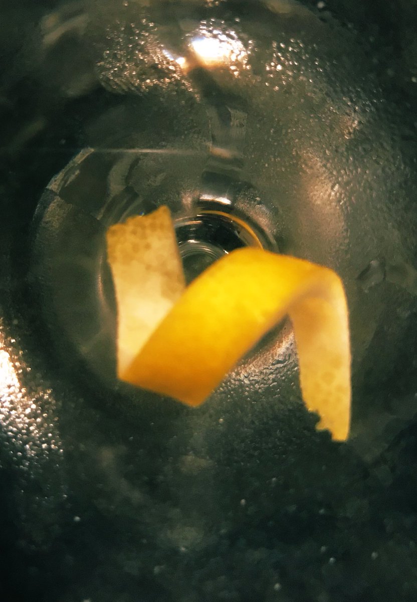 Once again the League stand against you Monday you uncharismatic bore. #MartiniMonday with <a href="/ChapelDownWines/">Chapel Down</a> #Gin