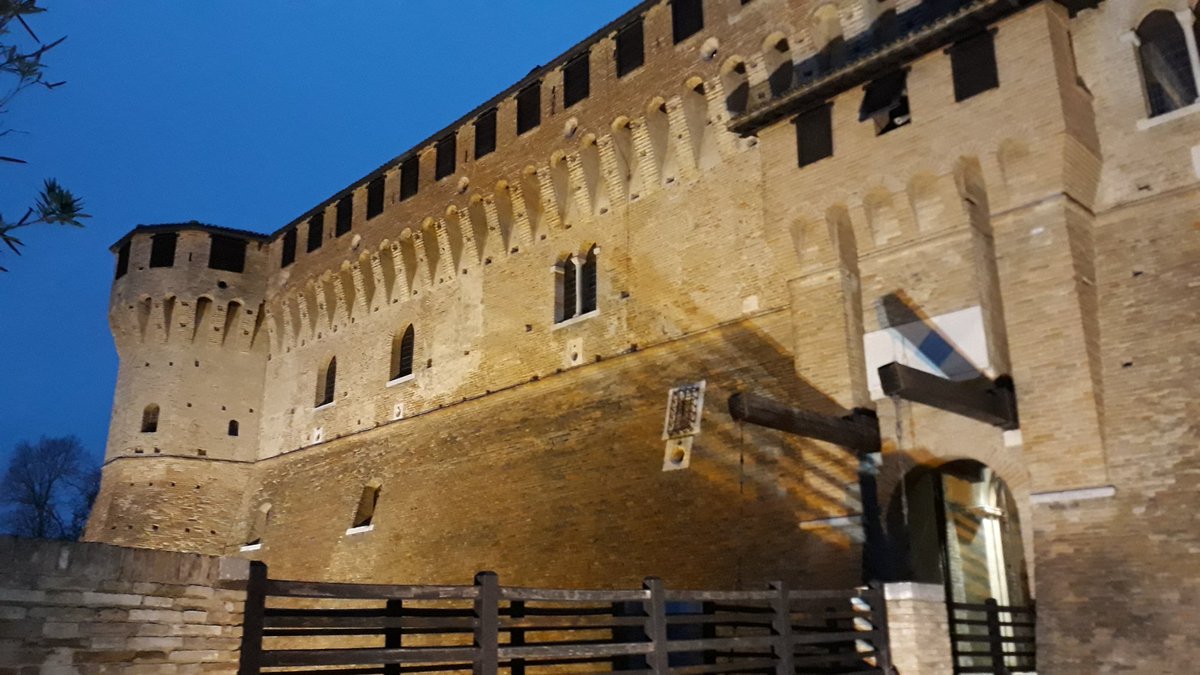 domenella_marco's tweet photo. #gradara @RegioneMarcheIT #roccadigradara @MarcheTourismEN https://t.co/PptD9cOWG3