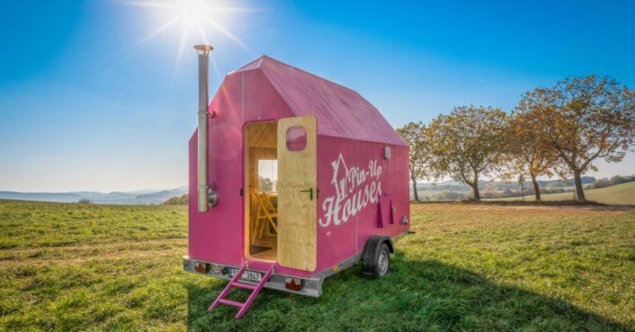 An itty-bitty #tinyhome on wheels is pretty in pink buff.ly/2FOwwlh

#ecoliving
#earthfriendly
#zerowastehome
#zerowastelifestyle
#environmentallyfriendly
#goingzerowaste
#sustainablelifestyle
#reducereuserecycle
#choosetoreuse
#lifewithoutplastic
#makelesstrash