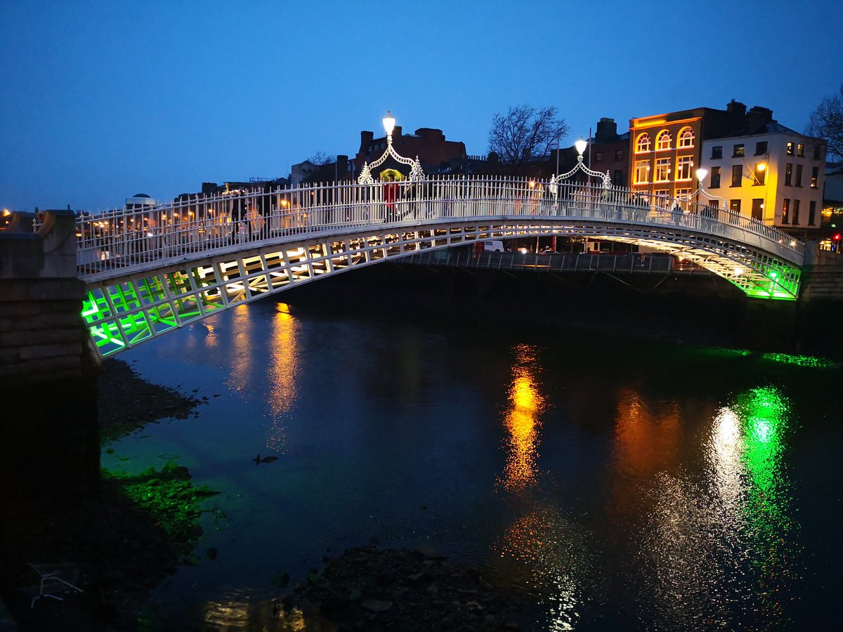 bignutbrown's tweet photo. Good evening, #Dublin - it may be cold and wet but you are a pretty place 😁 https://t.co/1V38eO6NdF