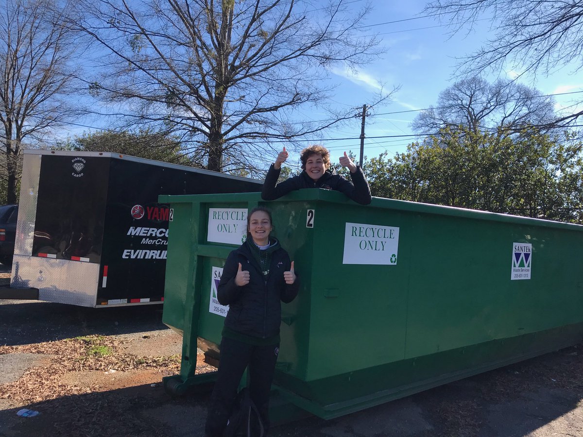 UABSAAC's tweet photo. .@UAB_WTN worked with #ECOScapes for MLK Day Of Service! #WinAsOne @HandsOnBham https://t.co/KbKnAM1Rg6