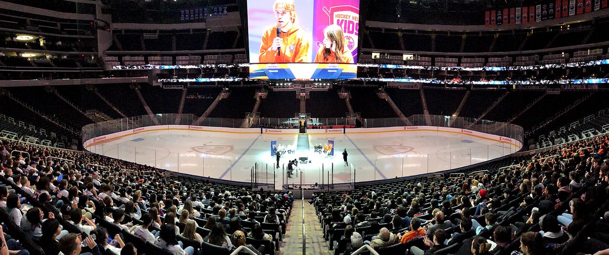 HockeyHelpsKids's tweet photo. The #HockeyHelpsKids Charity Cup Challenge has arrived! More than 1,300  students from @HilwieSchool @SBSSchoolEPSB @sabecsd1 &amp; @DickinsJrHigh converged on @RogersPlace to launch voting which runs until Feb. 19.

DETAILS ➜ https://t.co/2IrtWlM4QL https://t.co/MtzoNkVmOe
