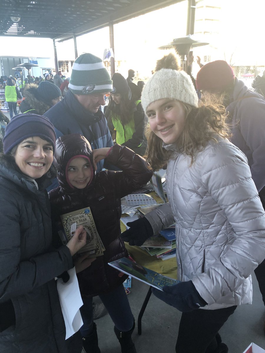 eric_guckian's tweet photo. At book harvest with our family and hundreds of others sorting books for thousands of children who need them! #MLKDestiny https://t.co/JQ6nOWsKXw