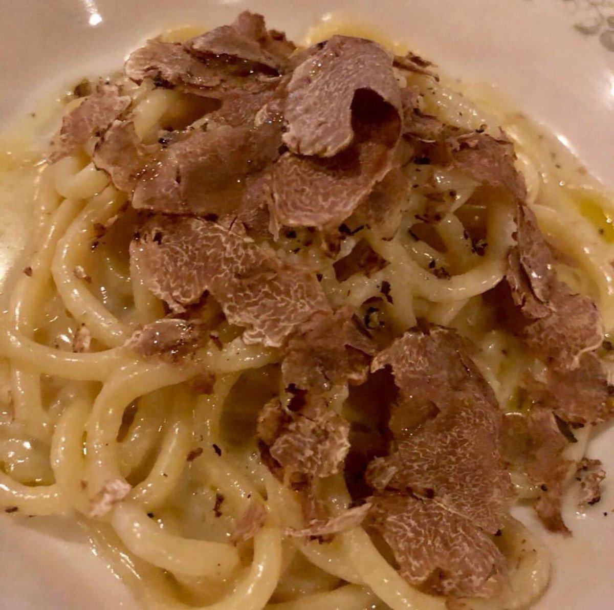 OsteriaTulia's tweet image. Cacio E Pepe + White Alba Truffles, name a better duo. #truffletopia #homemadepasta #whitealbatruffle #truffleseason #naplesosteria #cucinarustica #5thavesouth