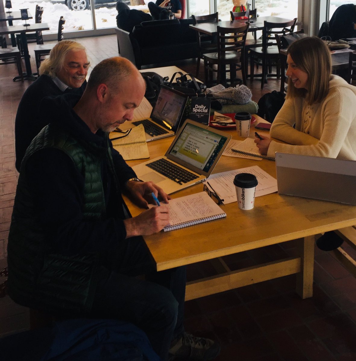 justinleebro's tweet photo. Allston-Brighton node members celebrating #MLKDay by writing stories and planning meetings for the upcoming Lobby Day to push for bold climate action in MA
#mpflobbyday
@350Mass
#MApowerforward
@emilyaokeefe https://t.co/6DZdVV6Wqa