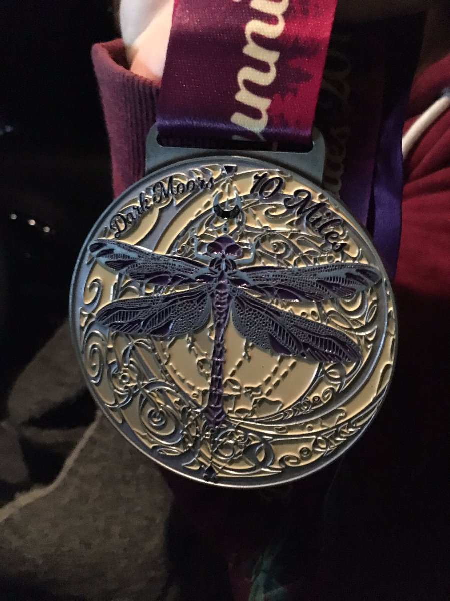 RunningRoundEng's tweet image. A delayed #MedalMonday post - from last weeks Dark Moors 10m with @GHMarathon. Who’d have thought running in the dark in January could be so fun! Brilliant event, brilliant marshalls, brilliant medal 😀🏅