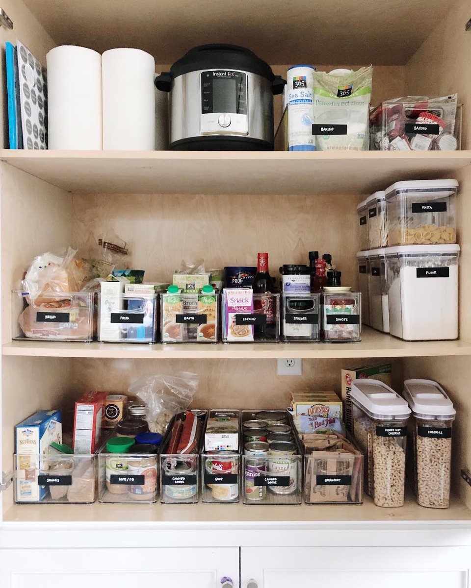 iDLiveSimply's tweet image. When in doubt, label. 😄 Another perfect pantry by @getminimized!

#iDesign #MyiDesign #iDLiveSimply #livesimply #kitchengoals #kitchenenvy #kitchenorganization #organization #organized #declutter #nyresolution