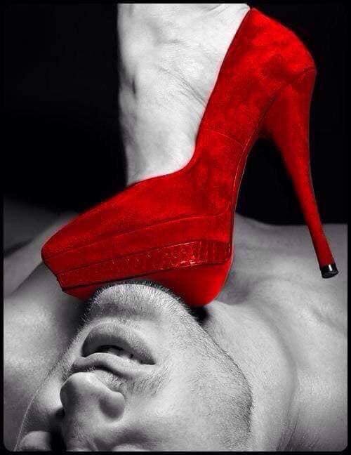 _Tallulah_x's tweet photo. #FeelingIt #FemDomme #BeQuiet #GoddessWorship #BossBitch #HotMoma #TopBabe #RedShoes #ShoeFetish #HotHeels #WorshipMe #DOMINATRIX 💋 https://t.co/2SIlJCXK4k
