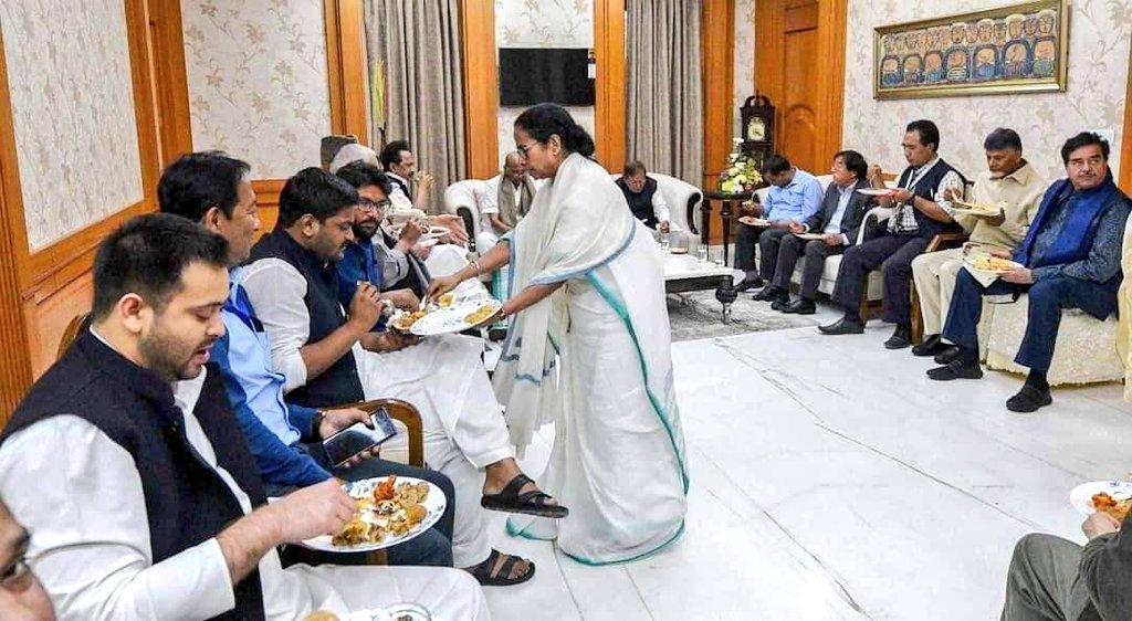 bhagatsinghiift's tweet photo. Are these the people you would vote for ? Apna kaam hai banta bhad mein jaye janta. Jago India Jago. #Mahagathbandhan #MahaThagbandhan #ModiVsRest #ModiOnceMore #ModiFor2019 https://t.co/bcIHhx49QV