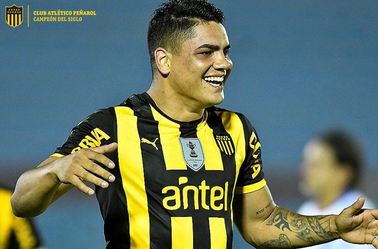 OficialCAP's tweet photo. #PEÑvsNAC | 💥 ¡GANÓ PEÑAROL! ⚽️
El Carbonero se quedó con el Clásico en el Estadio Centenario

@OficialCAP 2⃣-0⃣ @Nacional 

#VamosCarbonero #TodosJuntos https://t.co/t2g6hyEBlZ