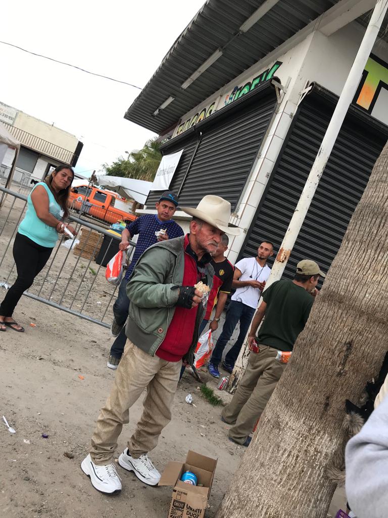 Jose_AOY2019's tweet photo. Late post from yesterday giving to those in need is the vibe #Givingbackfamilyvibe @Greg_MPCS @Norris_MPCS @Josiegarcia_ @metro_TJ
#PurleLife #WeAreMetro
#LiveMetro https://t.co/wHZBHS8w7U