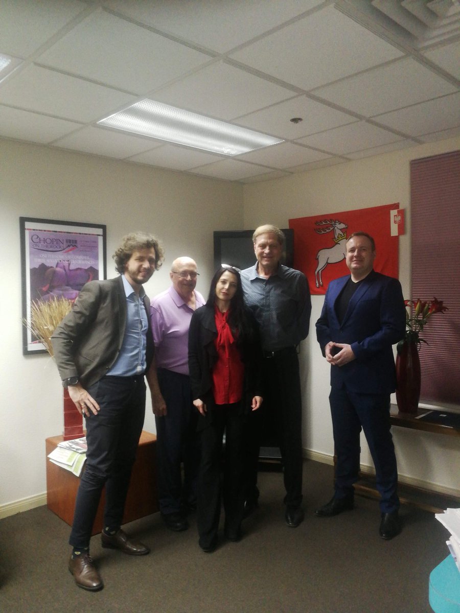 PLinLasVegas's tweet photo. @JulitaHunt and I were happy to welcome to @PLinLasVegas today @PiotrekMarek from @cms4mediacom and #RafałKartaszynski from #ProProject discussing new business opportunities in @DiversifyNevada @ppietrasienski @PLinLosAngeles #NevadaGlobal https://t.co/yGGkuVTWH8