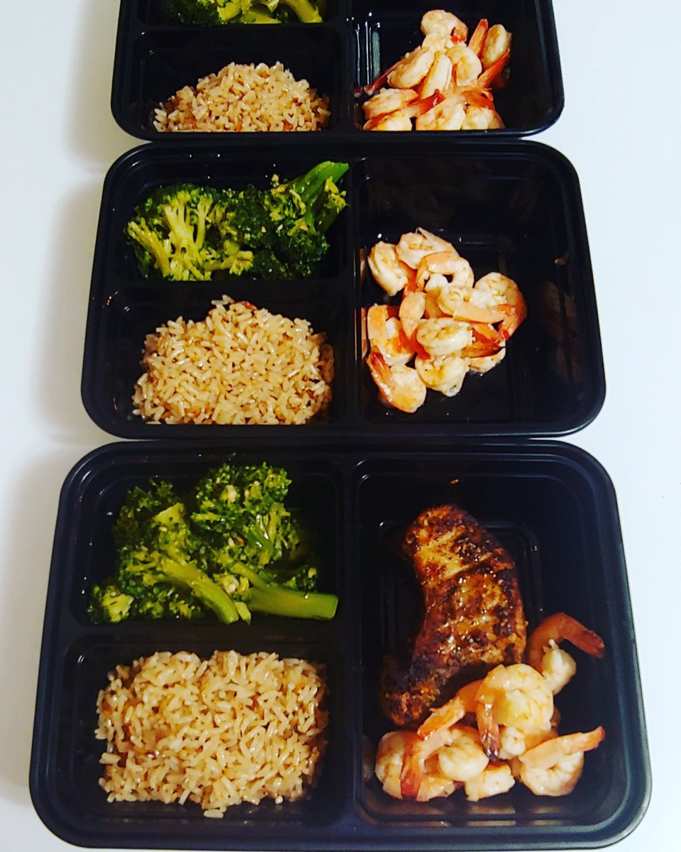 Trying something new ... Shark, shrimp, brown rice and broccoli
#mealprep #healthyfood #menshealth #healthycarbs #protein #shark #broccoli #shrimp #seafood #brownrice #thinkhealthy #behealthy #nutrition #ginger #water #fitness