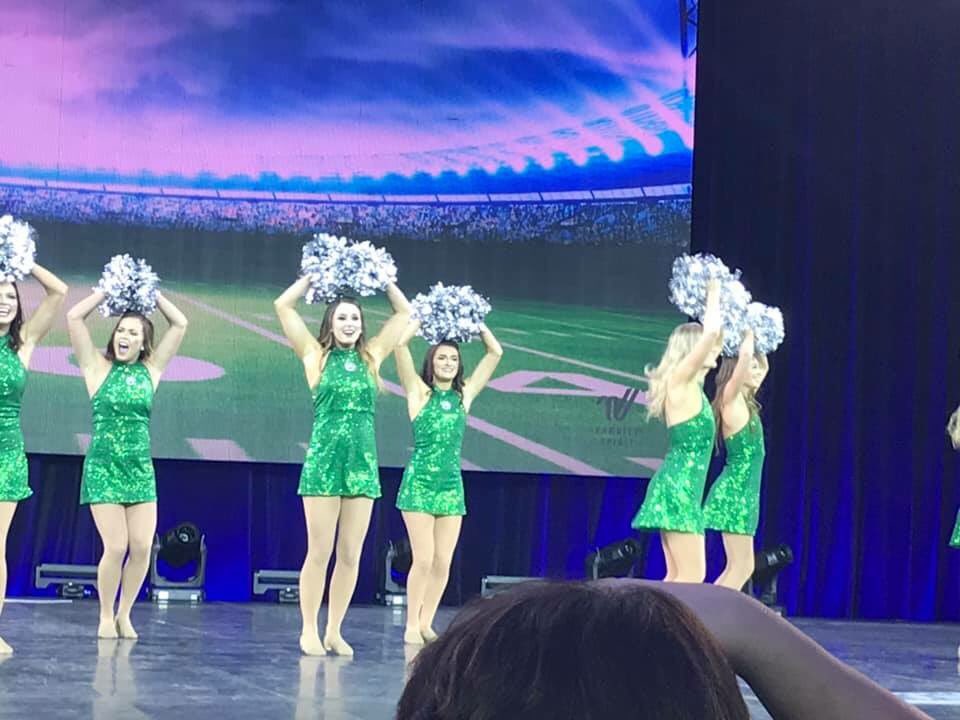 __madskee's tweet photo. your bearcat steppers are coming home ranked 3rd in the nation for game day and pom!!! beyond thankful to be surrounded by these beautiful girls doing what we love best 💛 #hollabackgirlz https://t.co/kSUxiwVOae