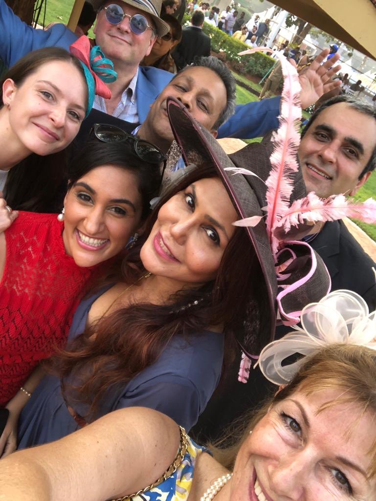 nishjamvwal's tweet photo. The #HindustanTimes #derby #SundayRaces thankyou RWITC Race Course Turf Club - Mahalaxmi Anand Kapoor Shiven Surendranath for lovely White wine & for a lovely afternoon 🏆#NishaJamVwal Hindustan Times Nish JamVwal https://t.co/nlYwUucmUK