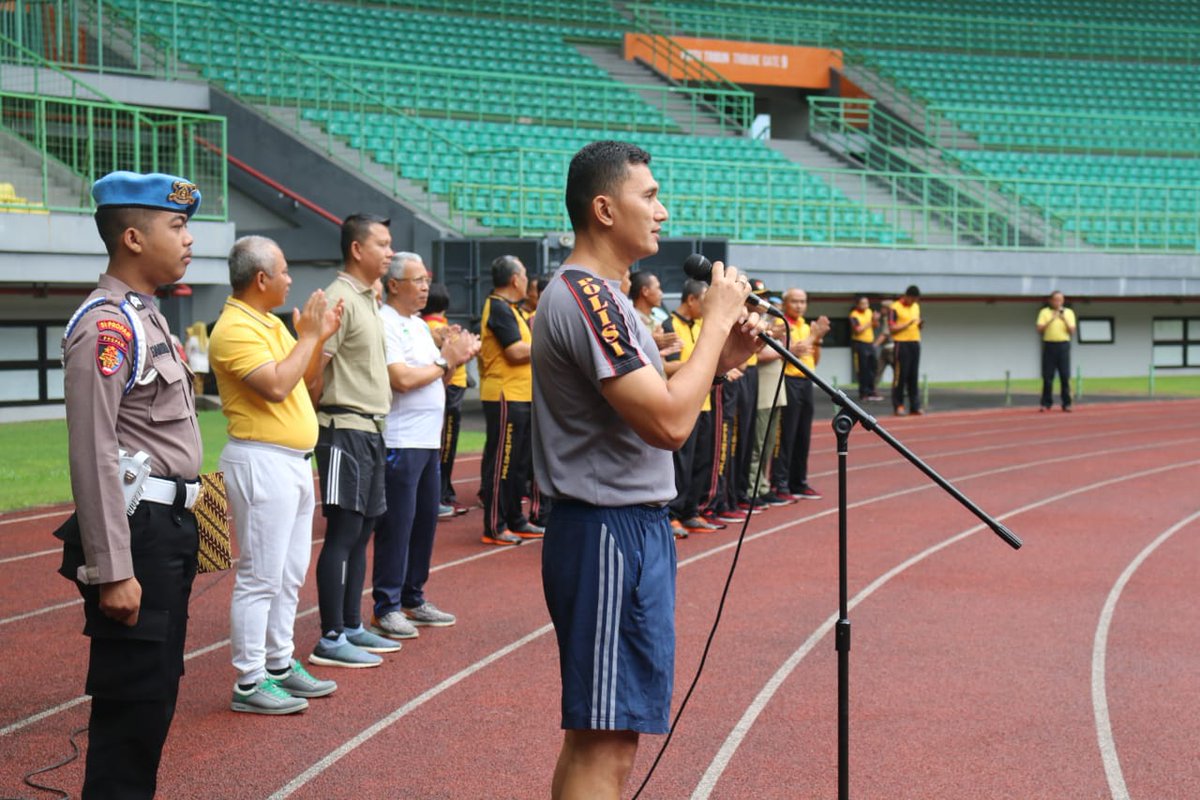 Rahmat_Effendi_'s tweet photo. Senam sparco bersama Forkominda Kota Bekasi di Stadion Patriot Candrabhaga.

@pemkotbekasi @humasbekasikota https://t.co/AkmKGI7g3h