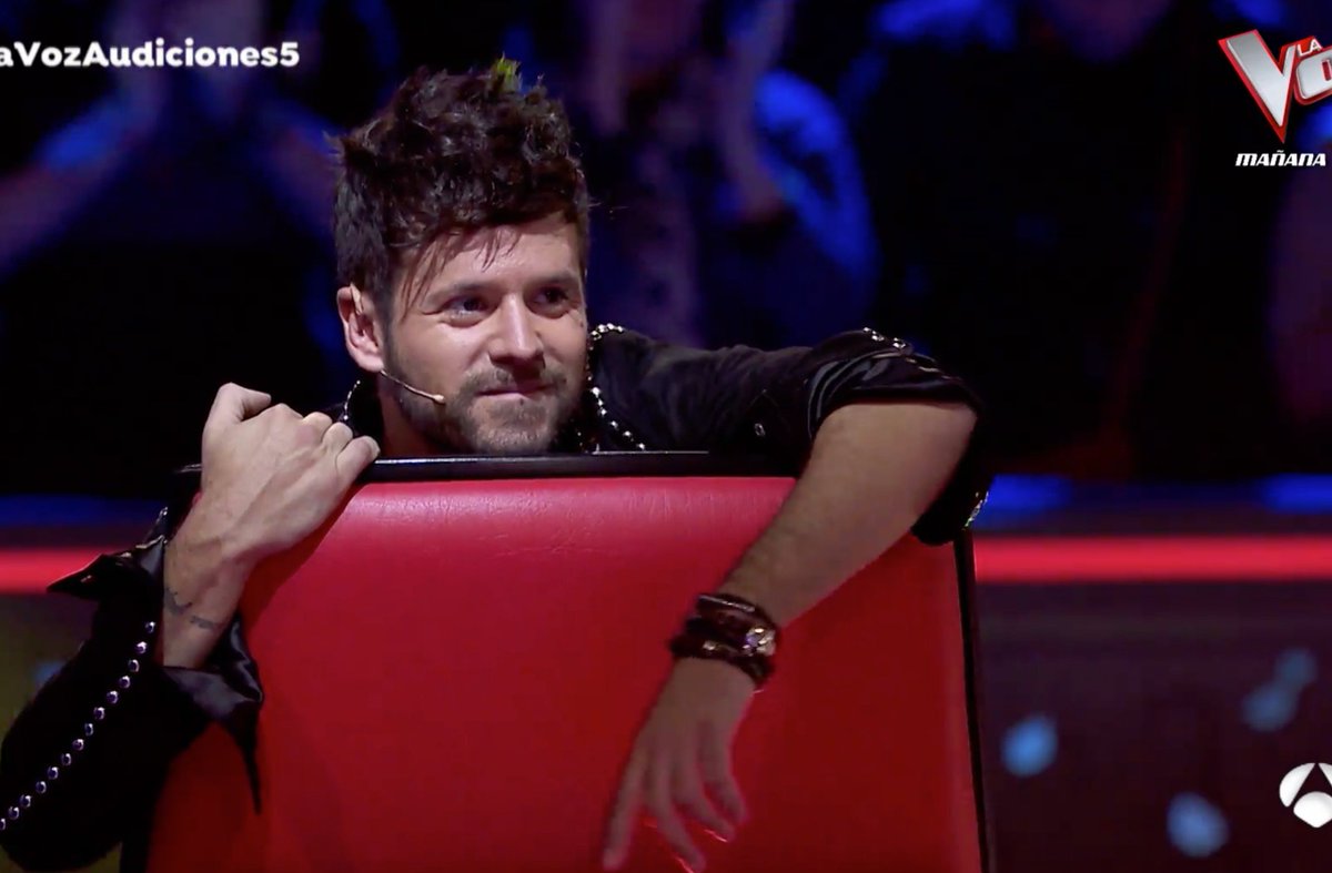 esmaresia's tweet photo. Cuando no te dejan salir a jugar con tus amigos #LaVozAudiciones5 https://t.co/VoCKnOEfKt