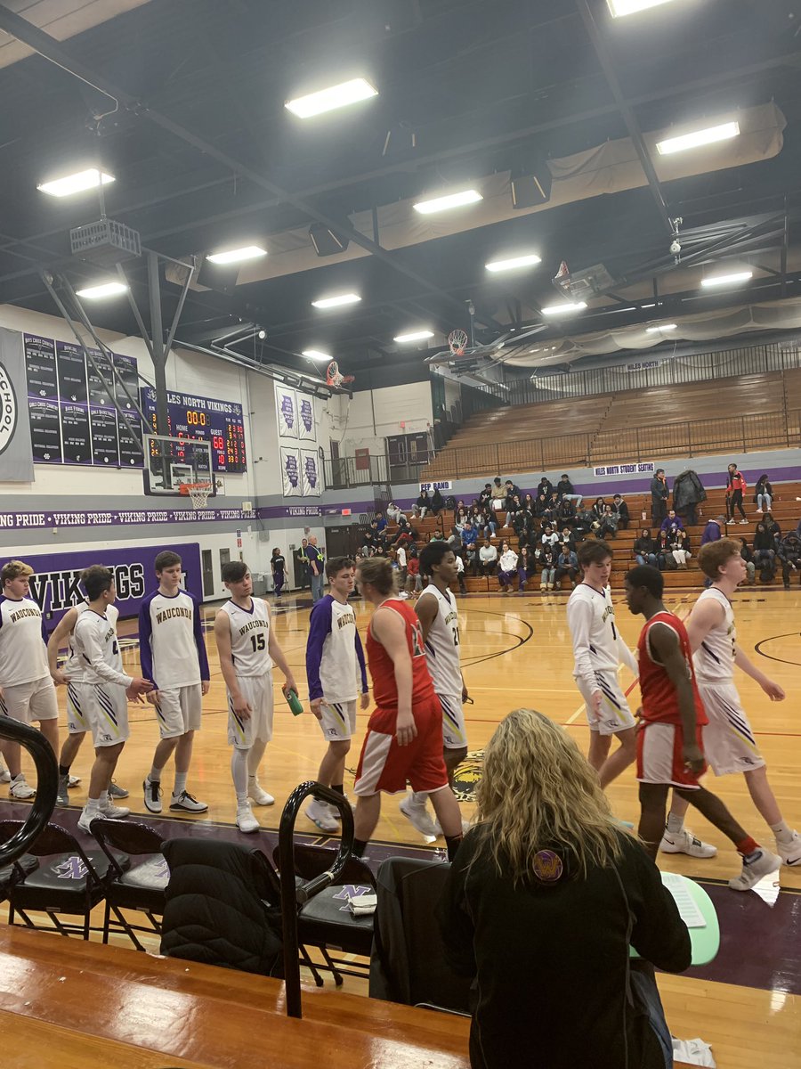 FINAL OT: Niles North MLK Tournament 

Lake View defeats Wauconda 68-61.

LV was led by JR G Kevin Delaney w 30pts 11 of which were scored in OT.
SR G Tyrek Warren added 17pts.

Wauconda was led by 6’4 JR G Donovan Carter w 24pts.