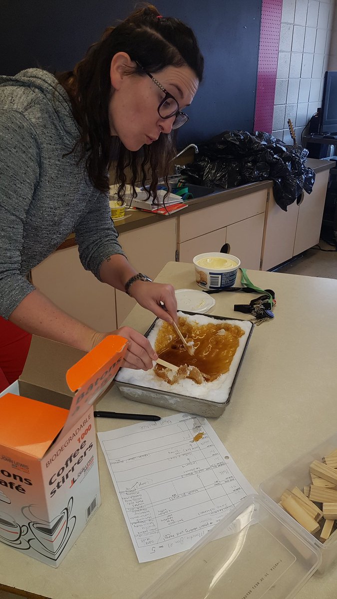 HiebsHood's tweet photo. Teaching with that teaching action! #heatunit #homemadetoffee #oldschool #snowgoodforatleastonething @RegPublicSchool @MillikenNation https://t.co/4TL63cjX75