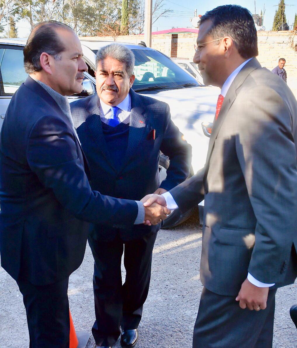 MartinOrozcoAgs's tweet photo. Conversé con el maestro Agustín Avilés Noguera, nuevo Delegado Especial en la Sección 1 del @SNTEAgs, a quien le di la bienvenida a nuestro Estado y le expresé la voluntad de esta administración para trabajar coordinadamente por la educación de los hidrocálidos. https://t.co/XOyC4NDGnm