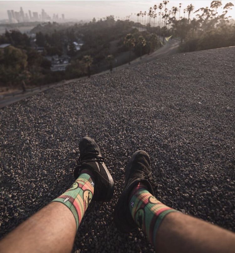 Merge4_'s tweet photo. Feeling in top of the world🌎with the “Royalty”sock💛❤️💚
Click the link to swoop in a snag this rad looking sock! —> https://t.co/zSy3jDk2r8
📸: Adam Keely
#rastasocks #rasta #comfort #royalty https://t.co/lPGAkz5rIo