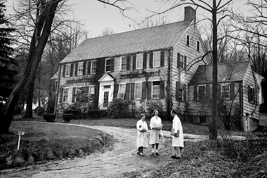 In 1890, The Brooklyn Institute Of Arts And Sciences Founded Cold Springs Harbour Laboratory In The Village Of Laurel Hallow, New York. From The Cold Spring Harbour Village, Eugenics Advocates Could Agitate The Legislatures Of America.The Nichols Lab, Cold Spring Harbour.