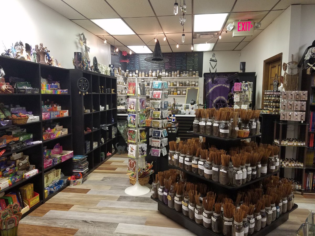 TinasThisAnThat's tweet photo. Open after renovations!!
#FLYONOVER #metaphysicalshoppe
#WITCHSHOPPE https://t.co/076baDeMn4