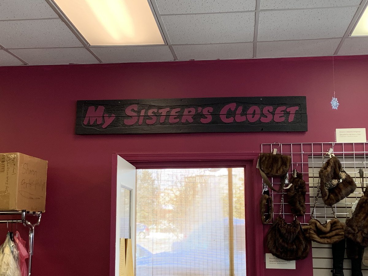 AiriesArmy's tweet photo. In honor of MLK Day ✊🏽, we had the opportunity to volunteer at My Sister’s Closet along with many other organizations. Thank you My Sister’s Closet for this amazing day! 🙌🏽😁 https://t.co/66YFKrs1Gt