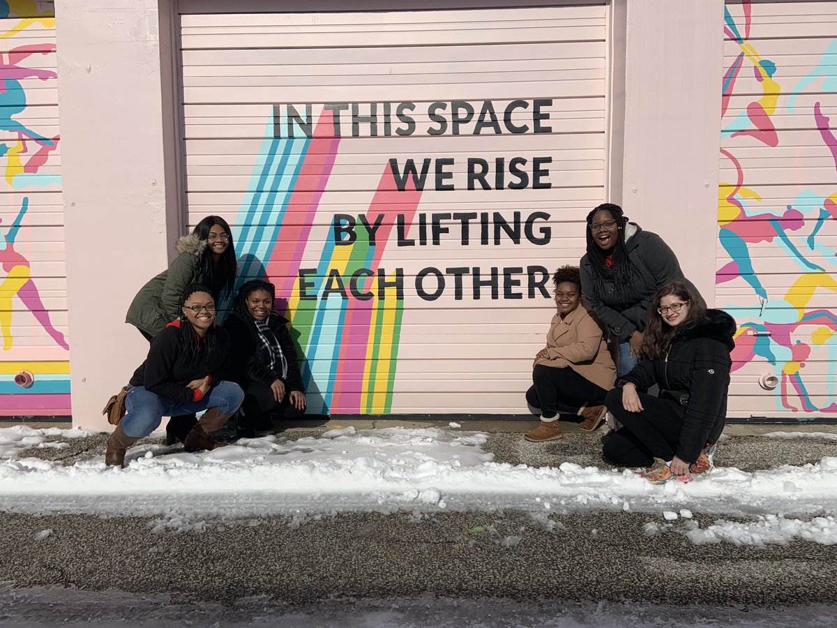 AiriesArmy's tweet photo. In honor of MLK Day ✊🏽, we had the opportunity to volunteer at My Sister’s Closet along with many other organizations. Thank you My Sister’s Closet for this amazing day! 🙌🏽😁 https://t.co/66YFKrs1Gt