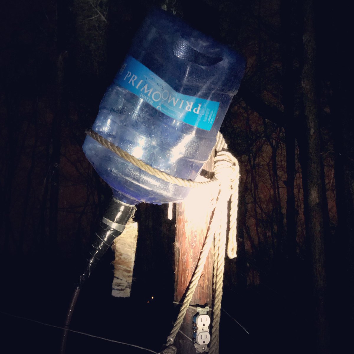 ShowerThePpl's tweet photo. We are often asked what our unhoused friends are doing for hygiene on a daily basis. It looks very different for everyone - for some it might be a public restroom, for others it’s a homemade shower🚿 #ShowerThePeople  #nashvillehomeless #mobileshower @mishacollins @RandomActsOrg https://t.co/CwCRZND0VE