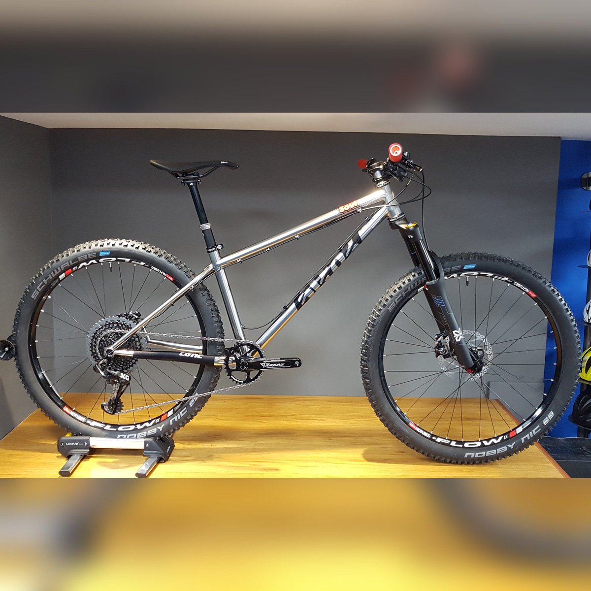 offcambercycles's tweet photo. Our latest custom build...
Cotic Soul. Lovely spec, beautiful frame and a mere featherweight. This will be a dream to ride π
#offcambercycleshop #custombuild #coticsoul #coticbikes #mtb #steelisreal #reynolds853 #reynolds #sram #hopebrakes #crankbrothers #racefaceturbine https://t.co/1G1Hre1lhw