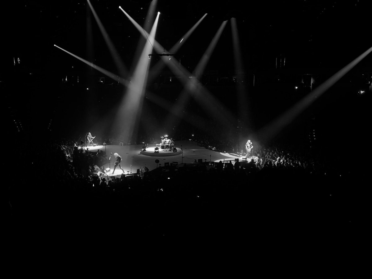 J_Hogue88's tweet photo. Great concert last night. They maybe getting older but they can still rock. @Metallica #metinlittlerock https://t.co/es2UwnzSGA