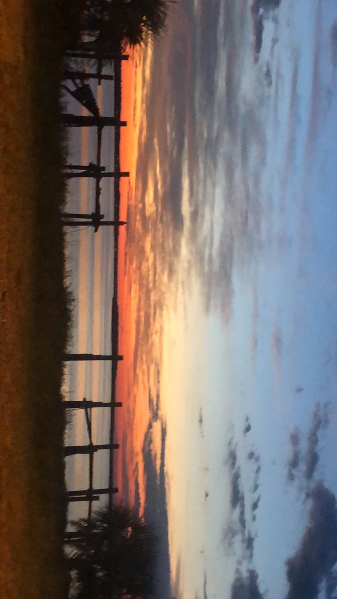ShaynaSchmidt's tweet photo. i’m obsessed with the sky ☁️🌞 https://t.co/ARmTrKXQRh