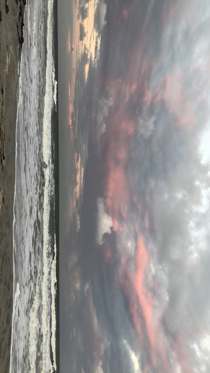 ShaynaSchmidt's tweet photo. i’m obsessed with the sky ☁️🌞 https://t.co/ARmTrKXQRh