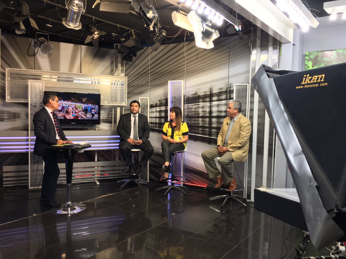 seguridadvina's tweet photo. En estos momentos @seguridadvina y @FiscaliadeChile informan en programa @tuvozlocal a la comunidad sobre Campaña de prevención “Auto Cuidado” para evitar delitos a turistas en la ciudad. #SEGURIDADVIÑA #VIVEVIÑA #VIRGINIAREGINATO @cotyreginato @vinadelmar @Seg_PublicaVina https://t.co/lb4AZzKQoC