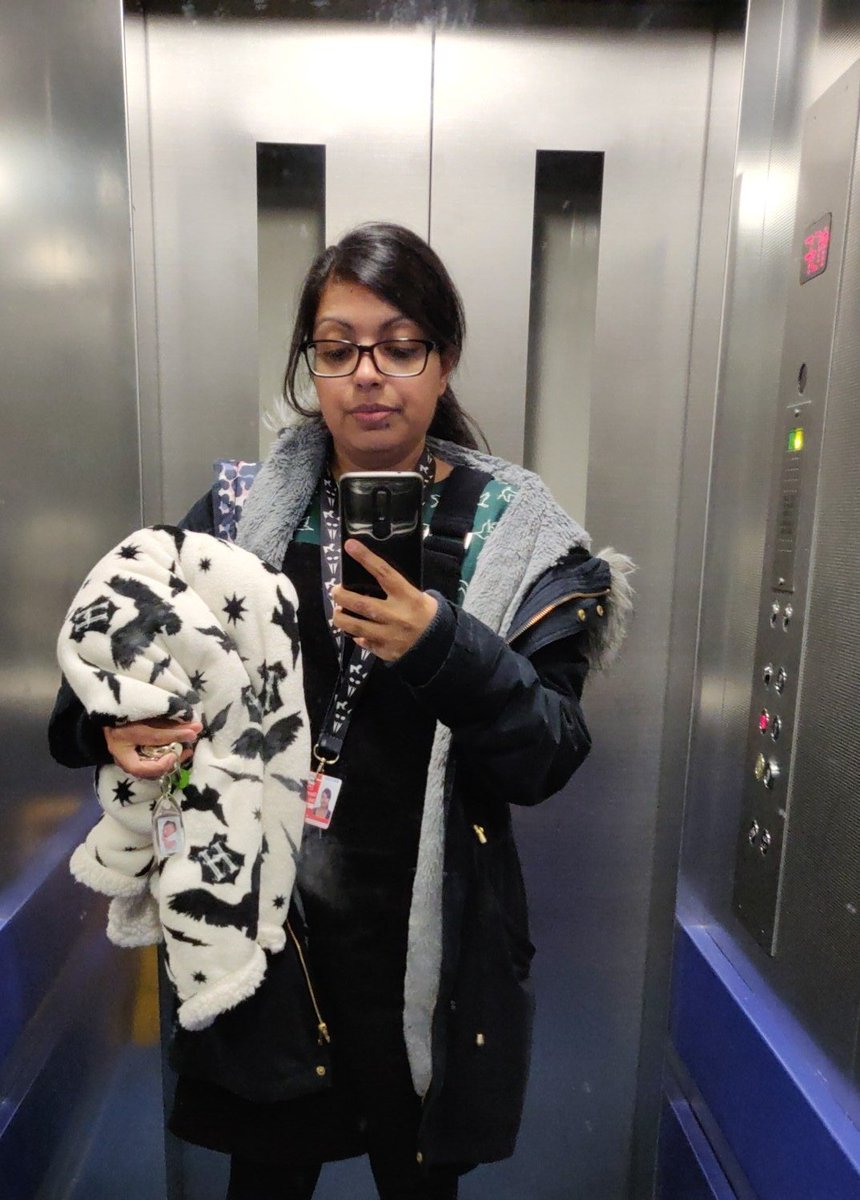 GayatriChohan's tweet photo. Sometimes you have to take your Harry Potter blanket into work for on call sleep! #biomedlife #biomedicalscience #harrypotter #Imahufflepuff #IwishIwasGriffindor https://t.co/kg0bpHpu8V