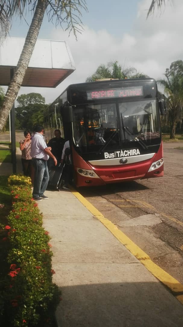 baer_ve's tweet photo. Trabajo y más trabajo. #21Enero desarrollo de operaciones en nuestro aeropuerto @baerlafria @TRANSTACHIRA @INAC_Venezuela @TransporteGobVe @aeroporlamar @Santo_Doming https://t.co/eR8QSqn3pZ