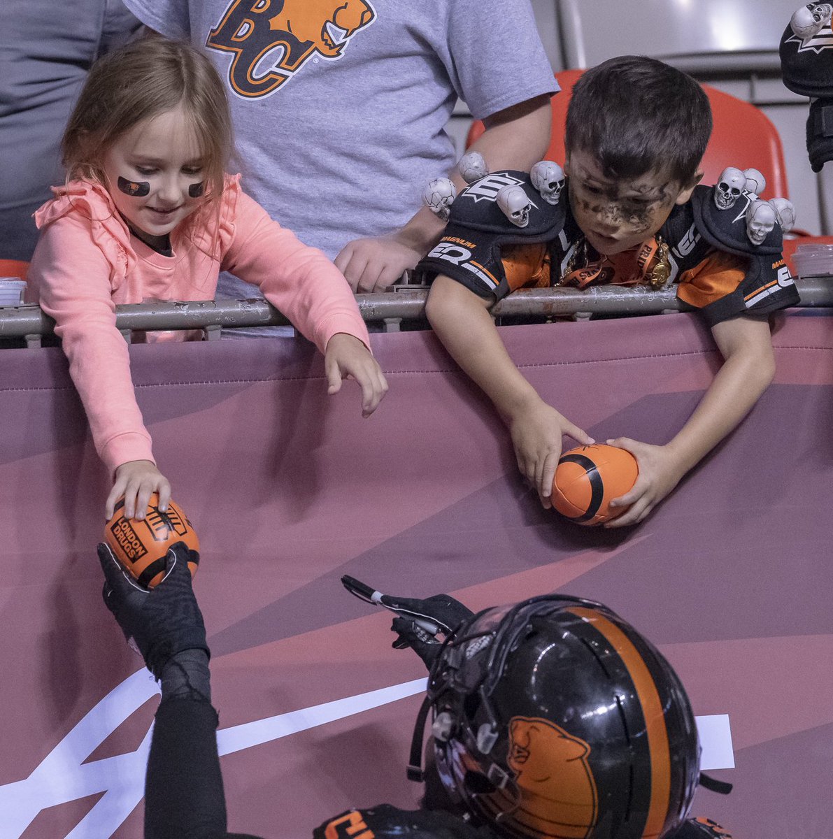 BCLions's tweet photo. Kids Season Tickets, presented by @LondonDrugs, are BACK for 2019.

The best part? They start at just $85 ALL IN 🦁 🙌

INFO 🎟 🎟 https://t.co/RvHdBi40F1 https://t.co/yP1ZgvLTYp