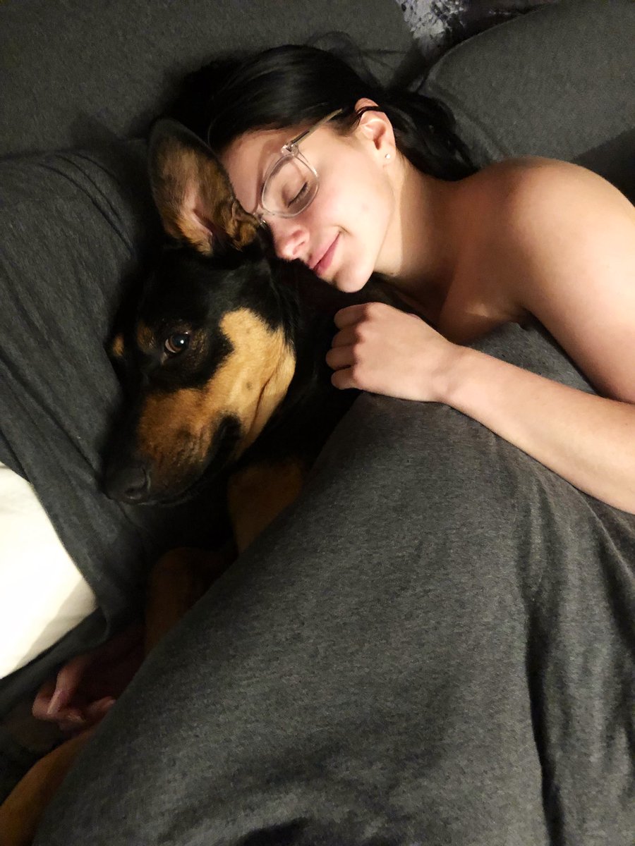 Ariel_winterr's tweet photo. I love my sweet girl more than words could ever describe ❤️❤️ #rescue #rescuedog #dogsoftwitter #AdoptADog https://t.co/ZqBfthuqs3