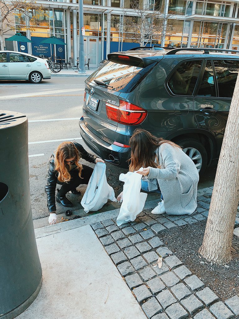 krissydeangelis's tweet photo. It’s a beautiful day to clean up our city with @alisacalvillo 💚#InVisionGoGiving #MLKDay https://t.co/CoggDbvHea