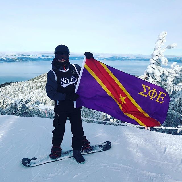 Sigepsacstate's tweet photo. Brother Robbie repping Sigep 10,000ft high all the way up at Heavenly Mountain🗻🏂 https://t.co/QVMpaW3Bw3