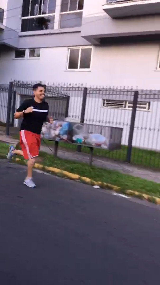 RhodenAlefer's tweet photo. Vem mais não vem muito, pq to só começando #mebusca https://t.co/9juBU14xVU
