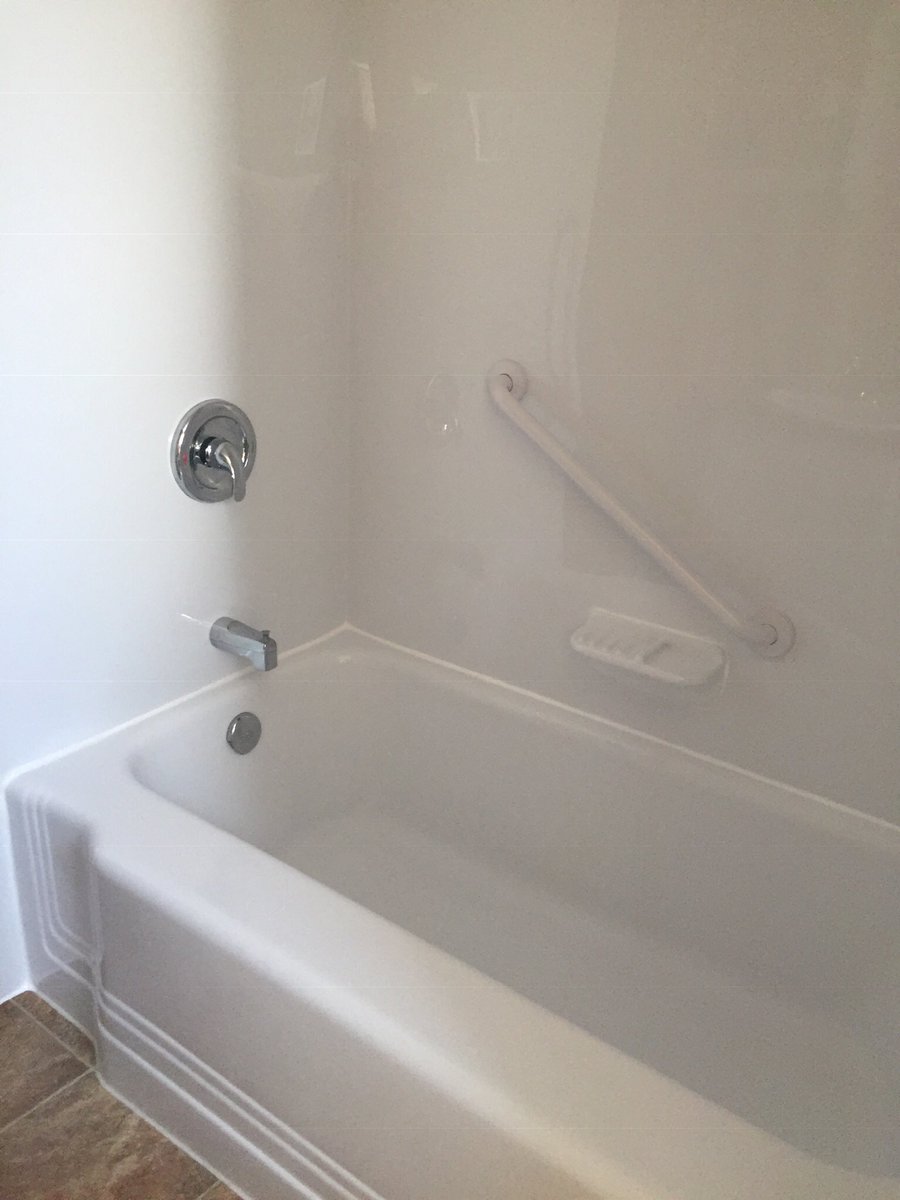GreyMattersHale's tweet photo. Out with the old & in with the new , within 4 1/2hours . Very happy with my new tub enclosure !
#bathroom #niagararegion. #modern #clean #greatinstall #inexpensive #totaltransformation #lifetimewarranty #greatprice #Professional #recommend @BathFitter https://t.co/QGryMeSYBA