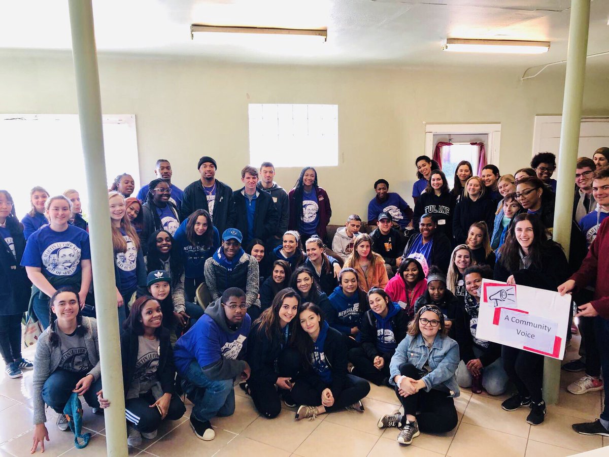 GreenWaveFB's tweet photo. No Day Off for Our Guys! 

What a great time at the #MLKDayOfService! 

 “Life's most persistent and urgent question is: 'What are you doing for others?'” https://t.co/G1WSbJi57b