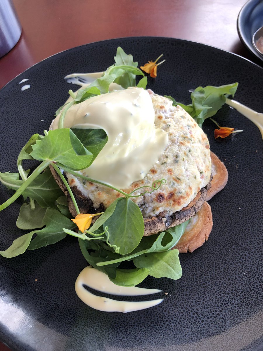 Breakfast catch up with Michelle from Aussie Rockhampton at Cafe Le’ma at Red Hill Rockhampton  #anzstockland #brokerrelationships #supportinglocalbusiness <a href="/michaelggrima/">Michael Grima</a> <a href="/BloomfieldJules/">Julie Bloomfield</a>