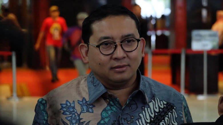 Fadli: Pembebasan Ba'asyir Manuver Politik Demi Simpati Umat Islam: Go Ihsan - Wakil Ketua DPR Fadli Zon menilai pembebasan tanpa syarat terhadap terpidana kasus terorisme Abu Bakar Ba'asyir sarat kepentingan politik. Keputusan Presiden Joko Widodo… dlvr.it/QxBWYC
