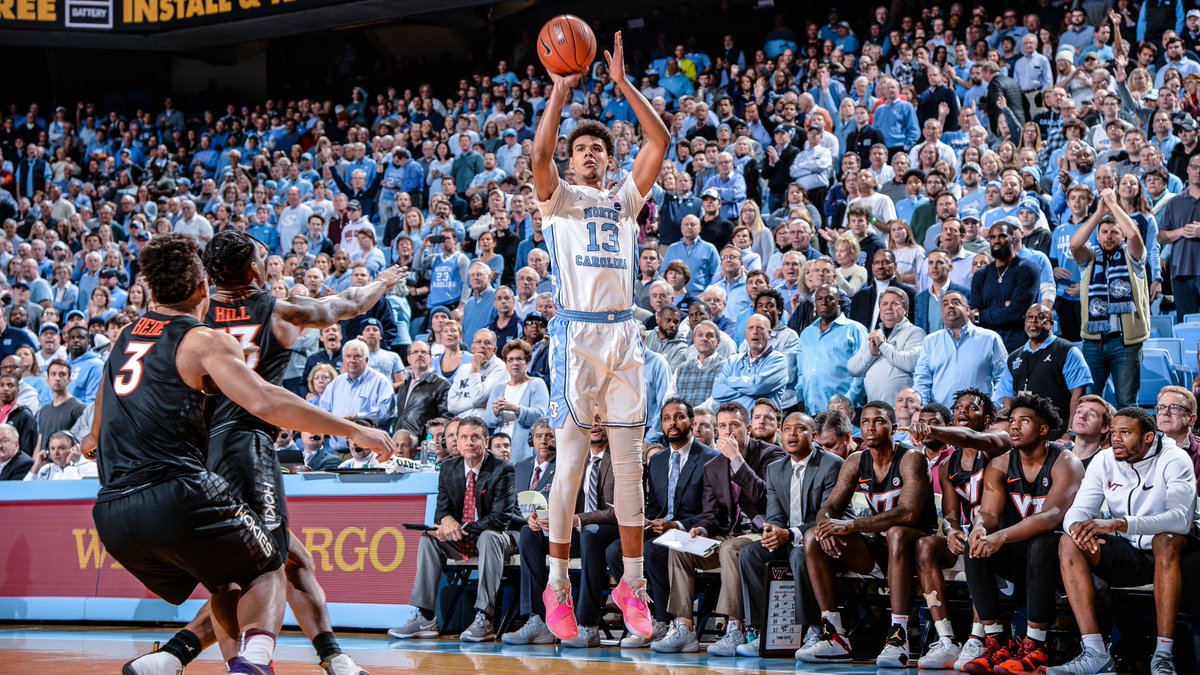 UNC_Basketball's tweet photo. 🗣️ 2⃣0⃣-0⃣ run 💪🙌

#CarolinaSZN https://t.co/B6I0NaUVNK
