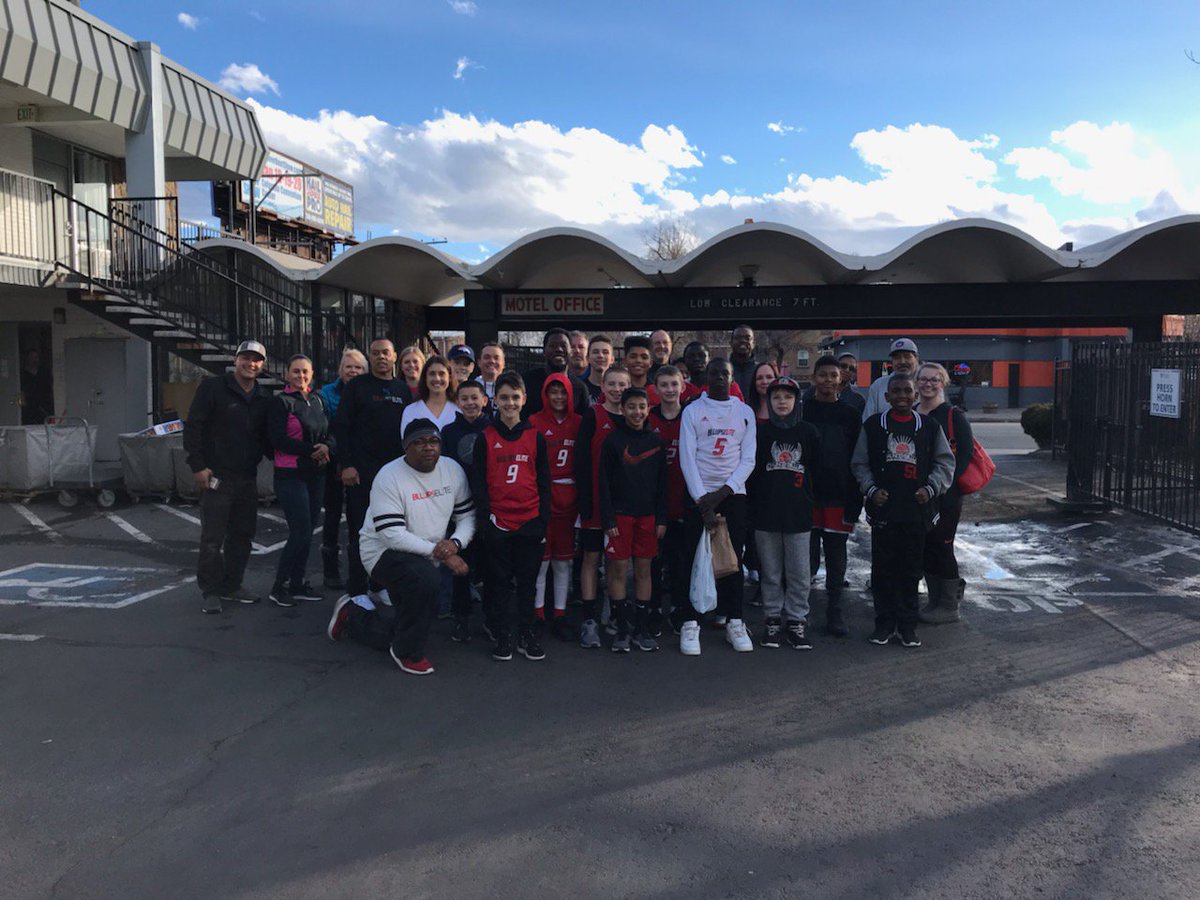 BallFever_CO_Tr's tweet photo. Always humbled by how our families step up when it's time to serve! #CBEBA 
#MoreThanBall #copreps

Life's most persistent and urgent question is: "What are you doing for others?" MLK

 100 meals served at the Volunteers of America "Family Motel/Shelter"

https://t.co/UEJ1cRkMVh https://t.co/w4f7xUj0Hj