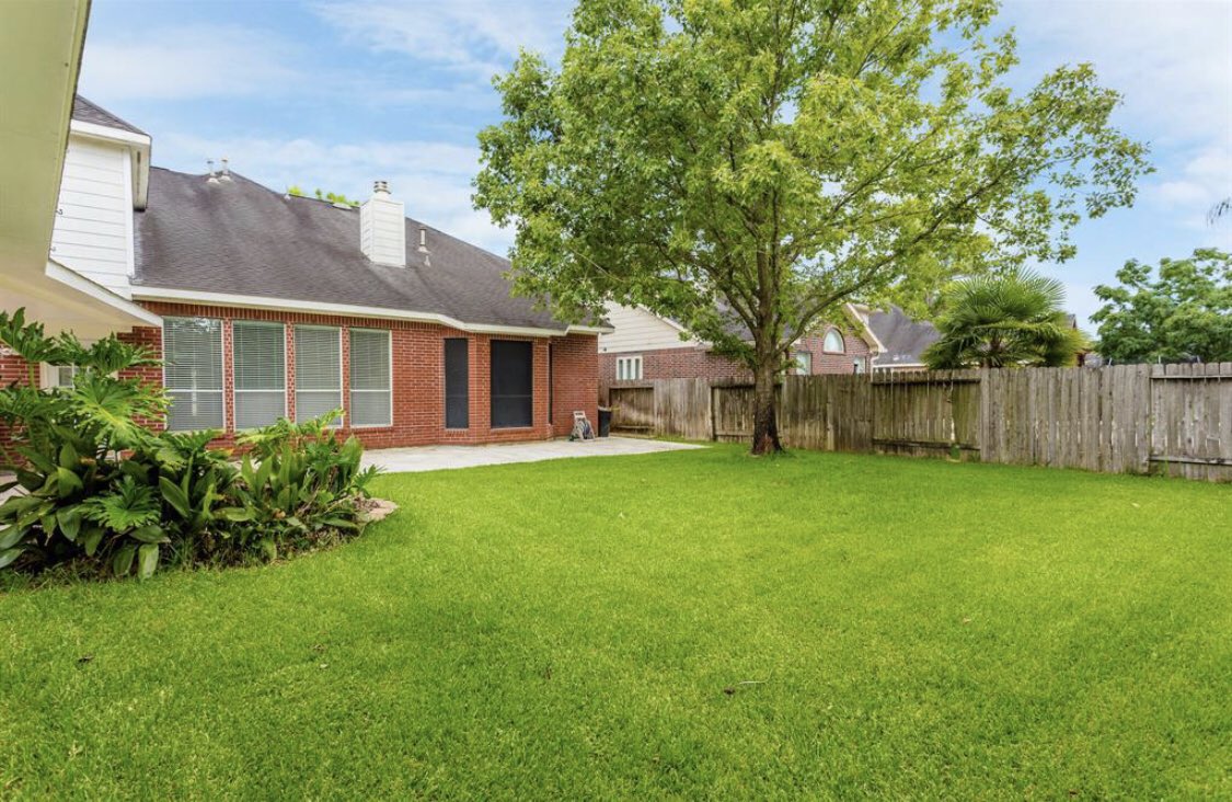 rashatherealtor's tweet image. 🏡Great Home for Sale in Cypress,TX🏡

#4bed🛌 #3bath🛁 #gasfireplace🔥

Click link for all pics📸, location📍etc...

➡️ bit.ly/2QgubkC ⬅️